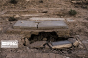 تصاویر | فاجعه‌ای دیگر از مصرف بی‌رویه آب؛ ریزش قبرها در یک آرامستان