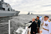 ببینید | حضور پوتین در مراسم رژه ناوگان دریایی روسیه و ایران