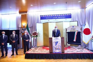 تصاویر| تابلو فرش دستباف المپیک توکیو رونمایی شد/ اهدای یک تخته فرش به IOC