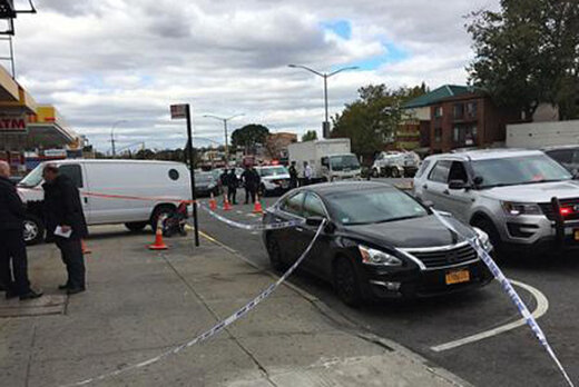 ببینید | لحظه استرس‌زا از نجات کودک هشت ماهه از زیر خودرو 