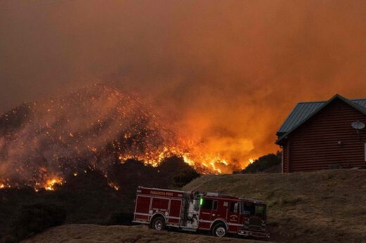ببینید | خسارات سنگین آتش‌سوزی مهیب در ایالت کالیفرنیا 