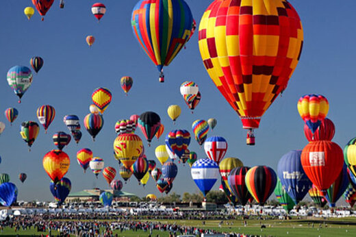 ببینید | جشنواره بالن‌ها در آسمان روسیه