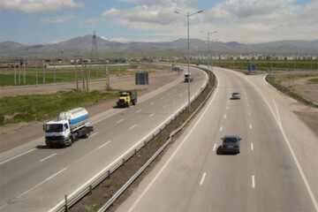 عکس | تصاویر دلخراش از صحنه تصادف پژو ۲۰۶ در آزادراه پردیس