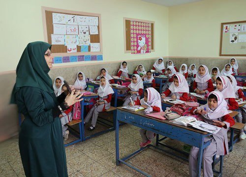 آخرین خبر از رتبه بندی معلمان/ بار مالی ۶۰ هزار میلیاردی؛ بزرگترین مانع اعمال رتبه بندی
