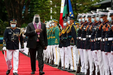 تصاویر | ماسک و شیلد دردسرساز وزیر دفاع آمریکا به سبک آدم آهنی!