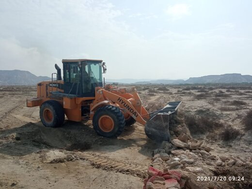 رفع تصرف ۲۴.۸هزار مترمربع اراضی خالصه دولتی به ارزش ۲۴.۸میلیارد ریال در روستای کانی قشم 