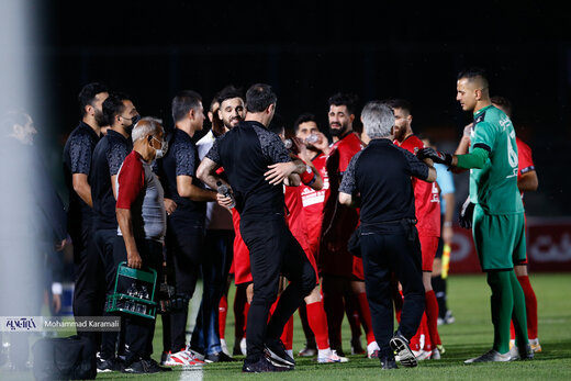 درگیری حامد لک با کریم باقری دردسرساز شد / گلر پرسپولیس در آستانه جدایی