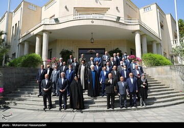 در حاشیه آخرین نشست هیئت دولت دوازدهم