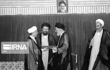 نگاهی به دوازده دوره مراسم تنفیذ رئیسان جمهوری اسلامی ایران