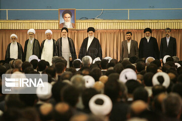 نگاهی به دوازده دوره مراسم تنفیذ رئیسان جمهوری اسلامی ایران