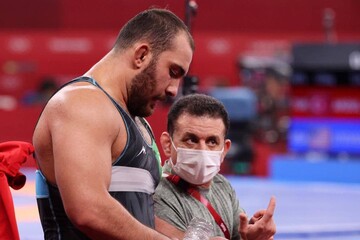 فدراسیون کشتی دست به جیب شد