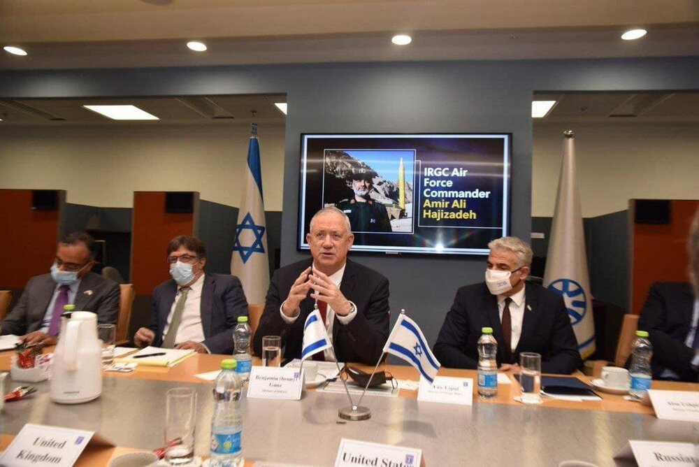 عکسی از سردار حاجی زاده در اتاق جلسه وزارت خارجه اسرائیل 