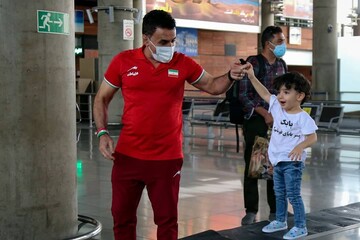 محمد بنا و پسرش بابک