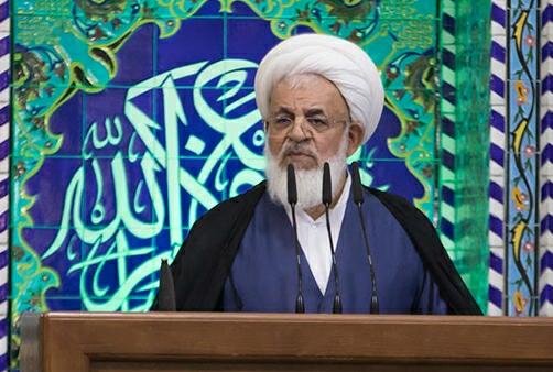 راه اندازی کارگاه‌های پوشاک، راهکاری برای مقابله با بیکاری جوانان یزدی