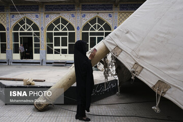 آیین سنتی برپایی خیمه‌های عاشورایی زرقان