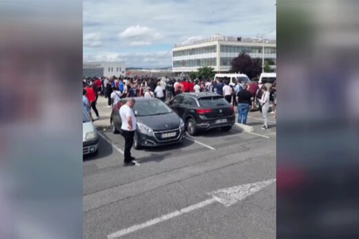 ببینید | ثانیه‌شماری هواداران PSG برای فرود هواپیمای مسی مقابل فرودگاه