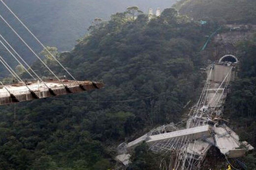 ببینید | نجات معجزه‌آسای یک تریلی از ریزش پل در شیلی