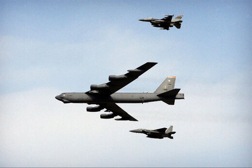 ببینید | تصاویری از اشراف پدافند هوایی ایران بر بمب‌افکن‌های B52 آمریکا