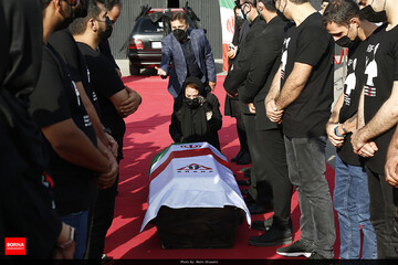 بدرقه پیکر ارشا اقدسی به خانه ابدی