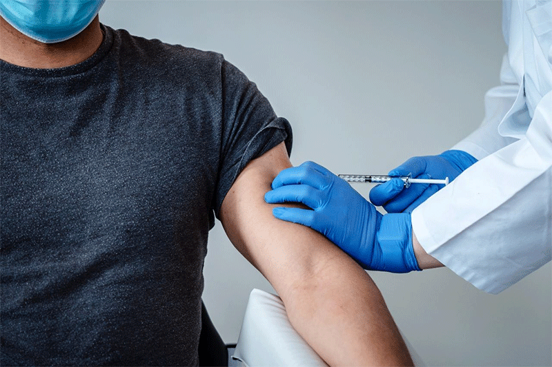 از خطر همه‌گیری با ویروس جدید تا اجباری شدن تلویحی واکسن