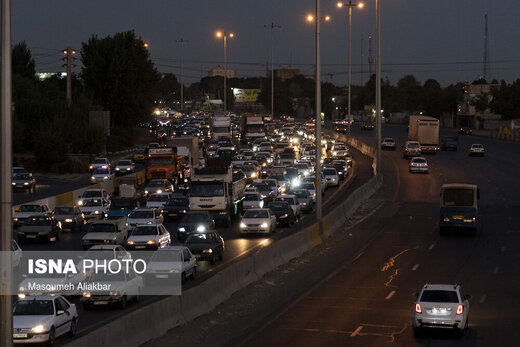 ترافیک اتوبان کرج - قزوین پس از اعلام تعطیلات چند روزه!