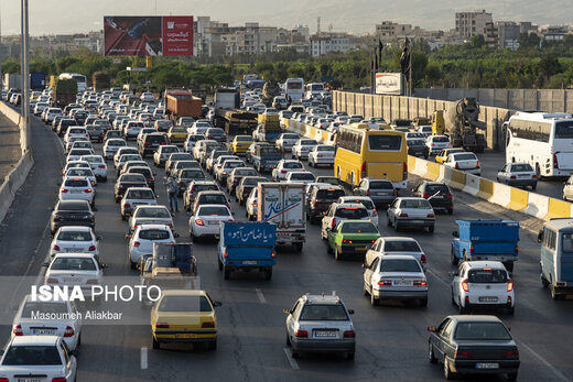 ترافیک اتوبان کرج - قزوین پس از اعلام تعطیلات چند روزه!