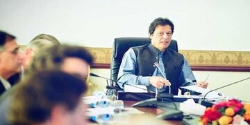 عمران خان: طالبان تعهد دهد