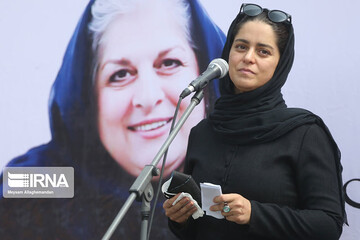 تصاویر | مراسم خاکسپاری فرشته طائرپور تهیه کننده سینما