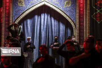 مراسم عزاداری شب عاشورا در امامزاده صالح (ع)‎