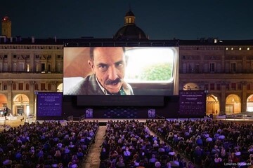 مدل فیلم دیدن خیابانی مردم بولونیا در کرونا