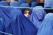 ببینید | ممنوعیت ورود زنان کارمند به محل کار در افغانستان