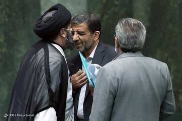 جنجال مازراتی و آپارتمان‌های وزیر نفت پیشنهادی /کنایه ضرغامی به روحانی /اجازه ندهید نام ببرم، نظم جلسه را رعایت کنید/حواشی صحن پارلمان