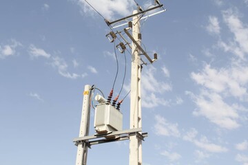 افتتاح هفت طرح برق رسانی شهرستان میامی در دومین روز هفته دولت