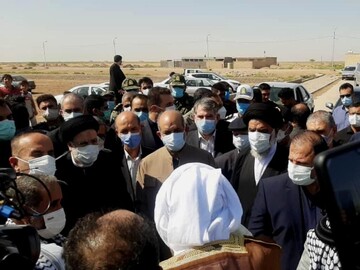 بازدید هوایی رئیس‌جمهور از وضعیت هورالعظیم/ در کنار مردم انقلابی خوزستان هستیم