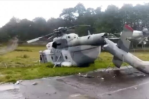 ببینید | سقوط عجیب بالگرد ارتش مکزیک و نجات معجزه‌آسای سرنشینان