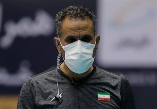 آرمات:مربی لهستان به بازیکن من حمله کرد