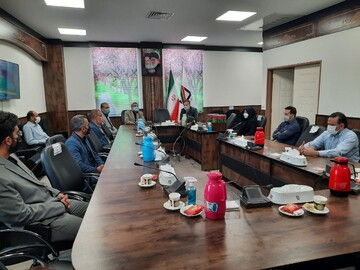 تجلیل از کارمندان حامی ایتام اداره کل گمرک استان سمنان در روز کارمند