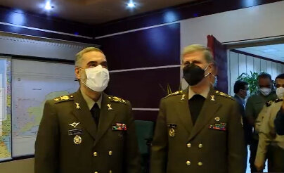 تصویری از اولین روز کاری وزیر جدید دفاع در کنار امیر حاتمی