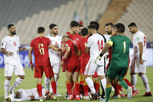 ببینید | لحظه مصدومیت و برخورد سنگین میلاد سرلک با عمرالخربین