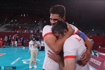 اشک شوق والیبال نشسته ایران پس از ضرب هفتمین مدال طلا در تاریخ پارالمپیک