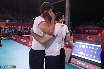اشک شوق والیبال نشسته ایران پس از ضرب هفتمین مدال طلا در تاریخ پارالمپیک