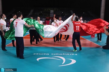 اشک شوق والیبال نشسته ایران پس از ضرب هفتمین مدال طلا در تاریخ پارالمپیک