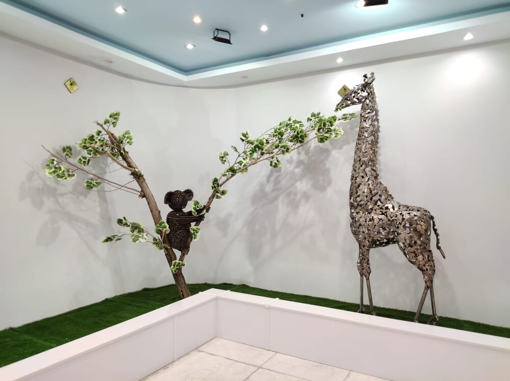 نخستین باغ وحش فلزی ایران در شهرضا افتتاح شد