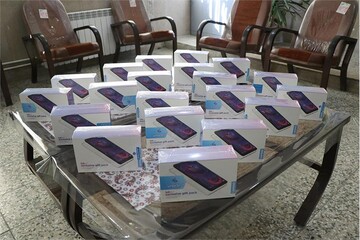 ۱۶۶ دستگاه تبلت میان دانش‌آموزان و دانشجویان چهارمحال و بختیاری توزیع شد