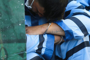 تصاویر | کشف سلاح‌های عجیب و مرگبار توسط پلیس از اراذل و اوباش در تهران