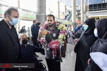 بازگشت قهرمانان پارالمپیک به وطن