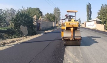 آغاز عملیات آسفالت محور روستایی سلماس - هفت وان