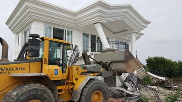 یک ویلای لاکچری در بابل تخریب شد