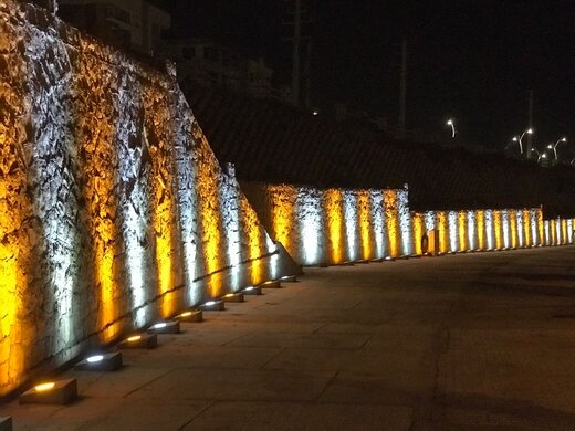 دیوار صخره ای بلوار آزادگان با ۳ میلیارد ریال به تاسیسات نوری مجهز شد