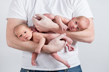 ببینید | چه عواملی شانس دوقلو زایی را بیشتر می‌کند؟